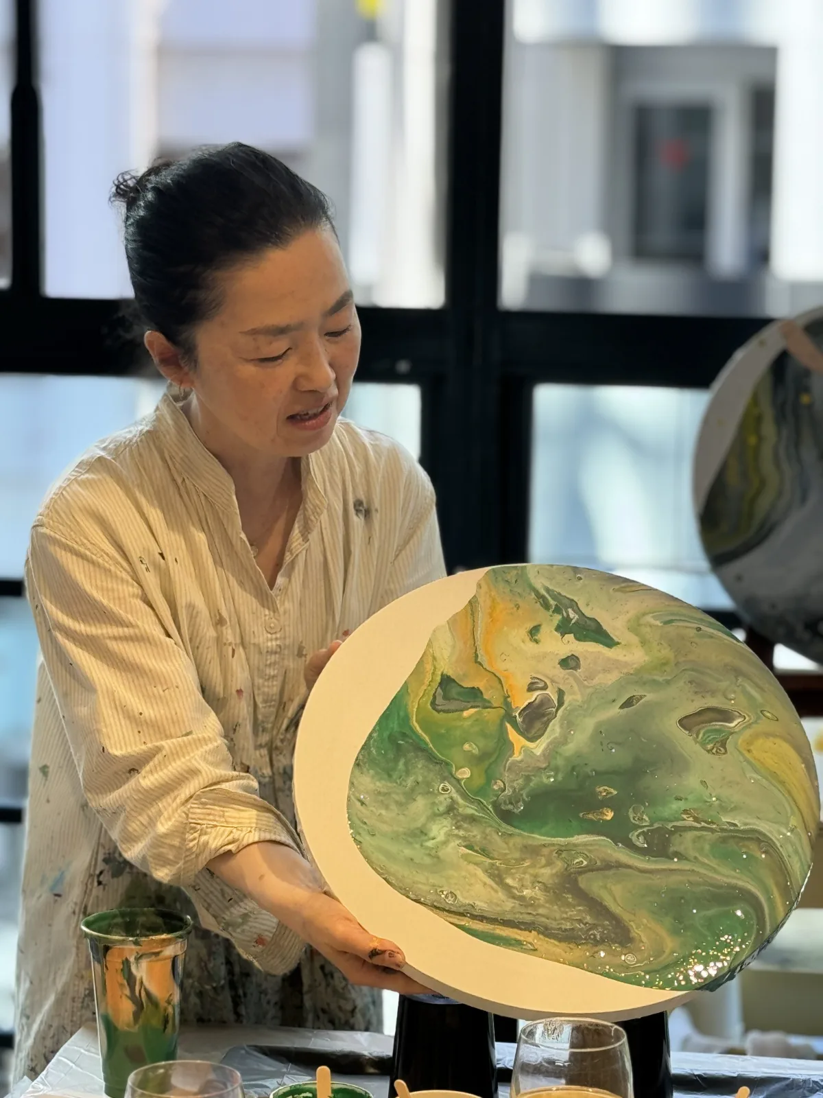 L Round Paint Pouring Fluid Art 3