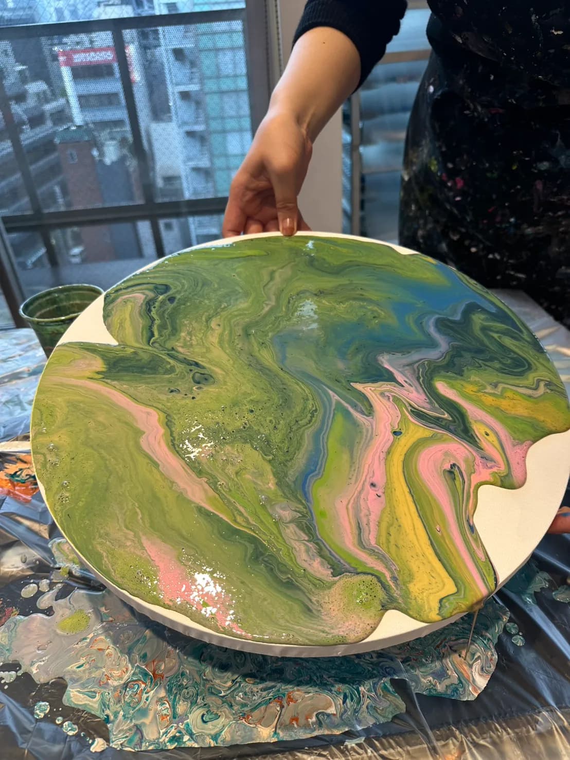 L Round Paint Pouring Fluid Art