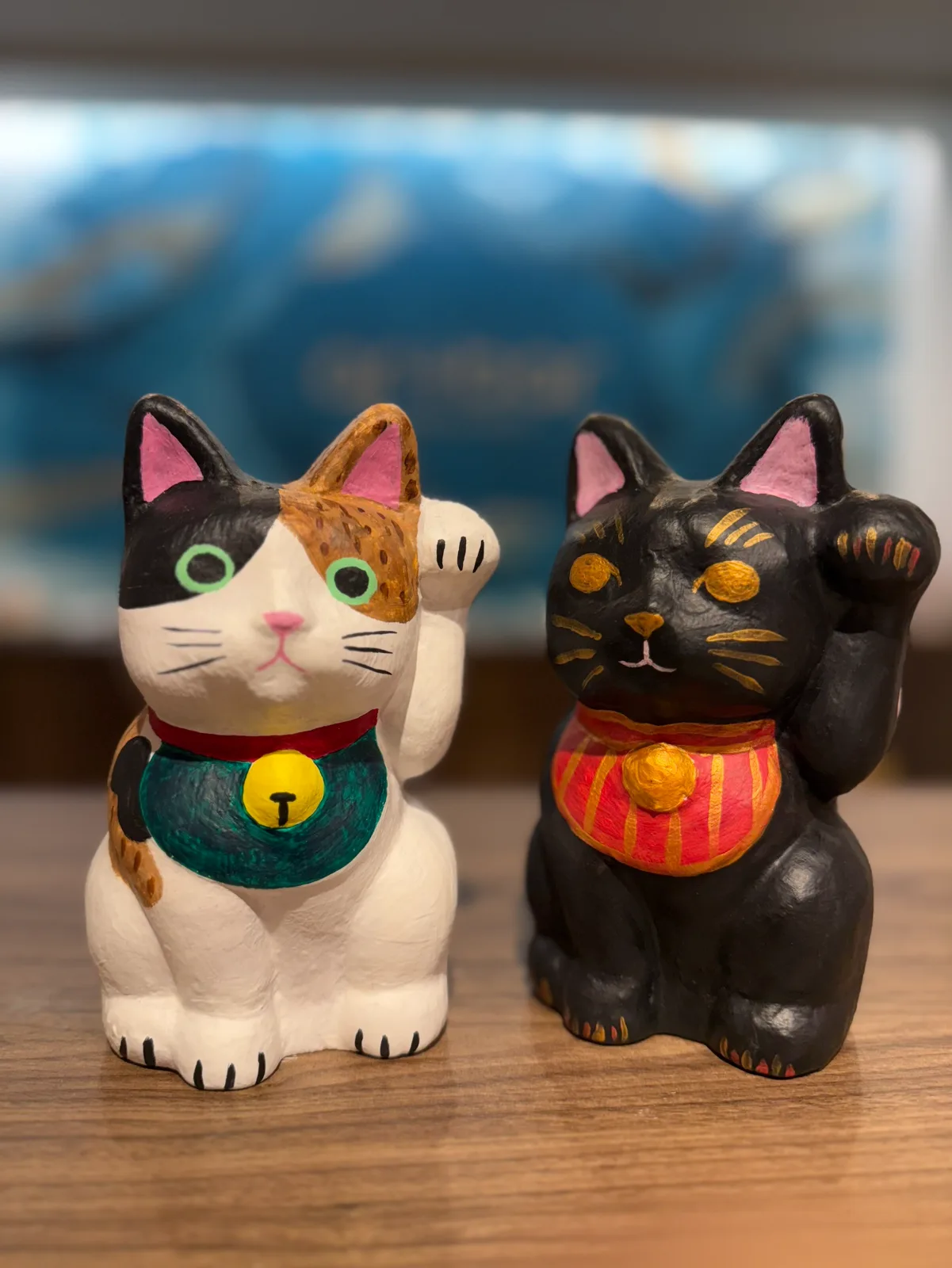 Lucky Cat Paper Mâché Statue Design and Paint